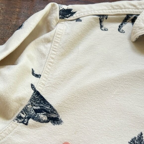 Vintage EDDIE BAUER Forest Animal Print Flannel Button Down Shirt M - Picture 6 of 8